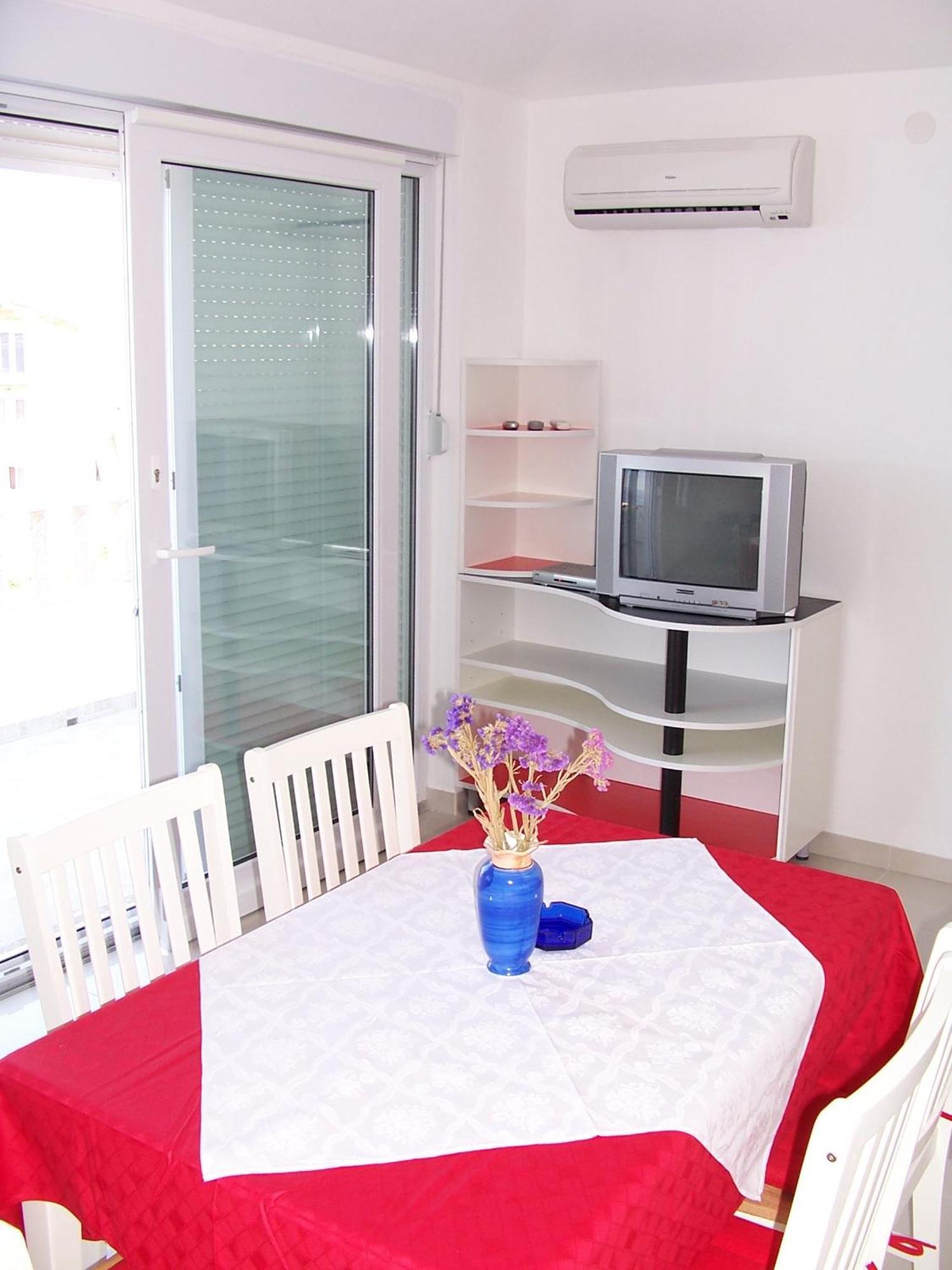 Apartments Perdijic Nemira Omis Exterior photo