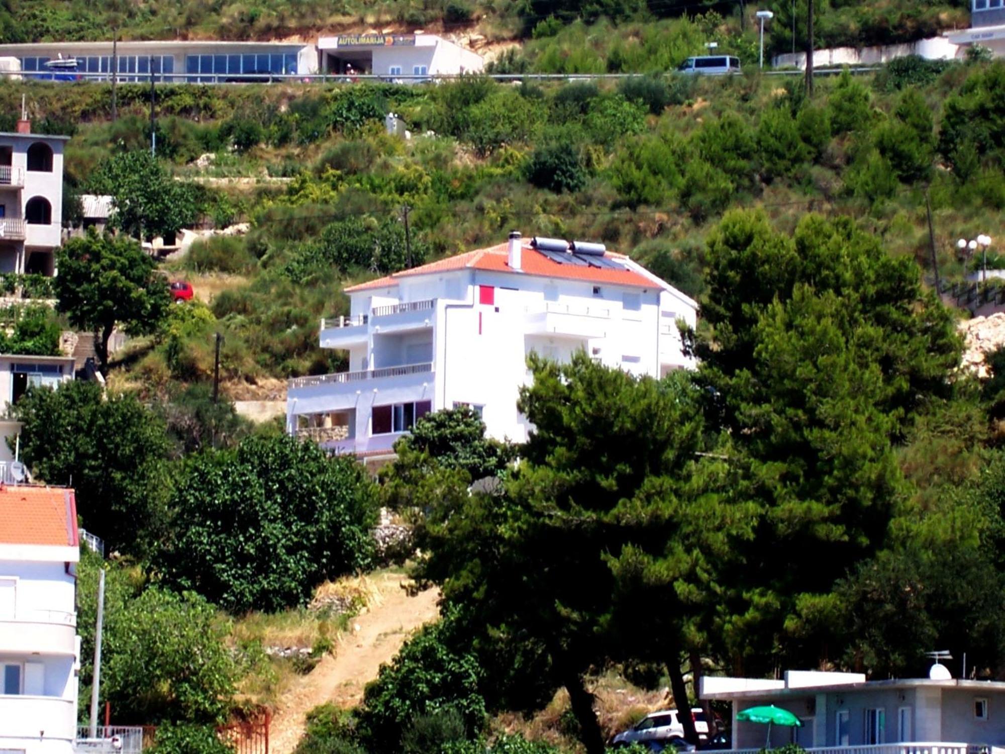Apartments Perdijic Nemira Omis Exterior photo